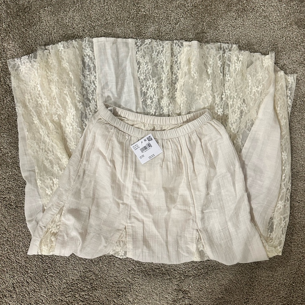 American eagle Cream lace maxi skirt with tags